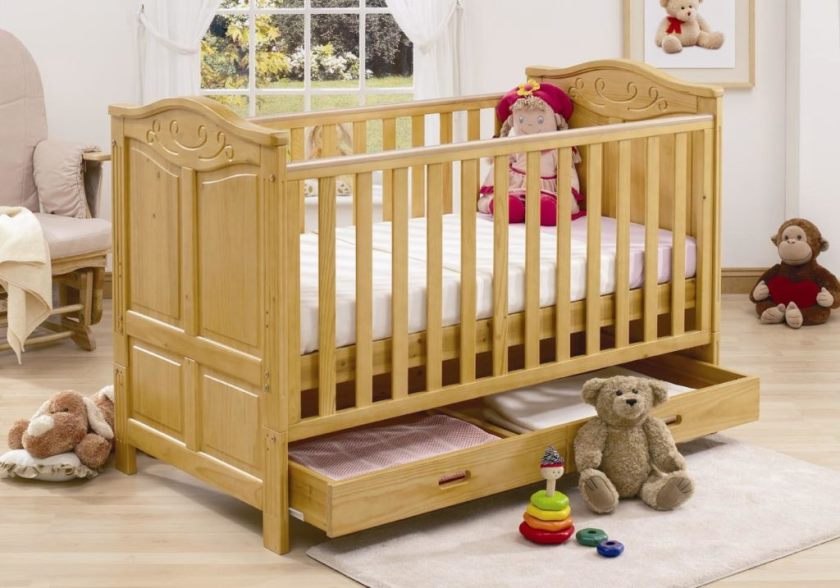 Как выбрать малышу кроватку?